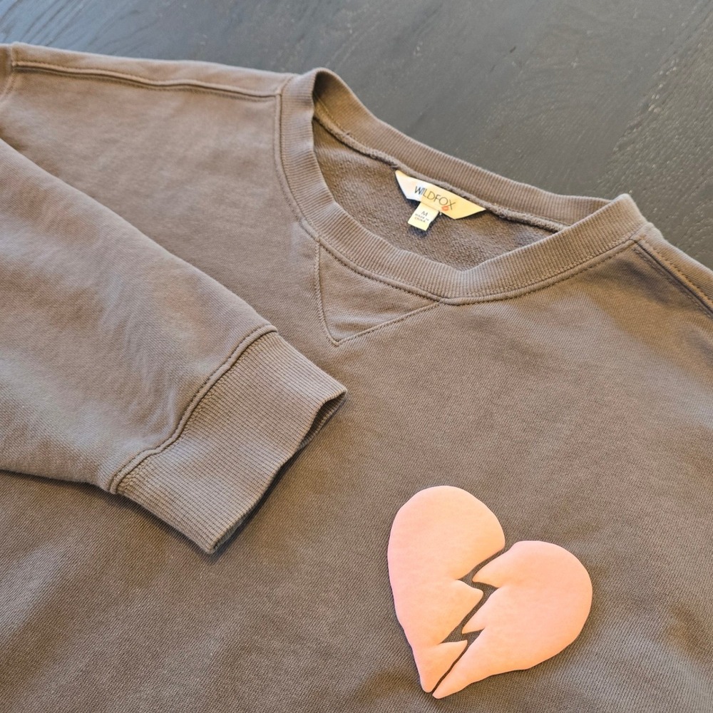 Wildfox I Wish It Was Saturday Broken Heart Sweatshirt Gray Pink WF005839 Medium